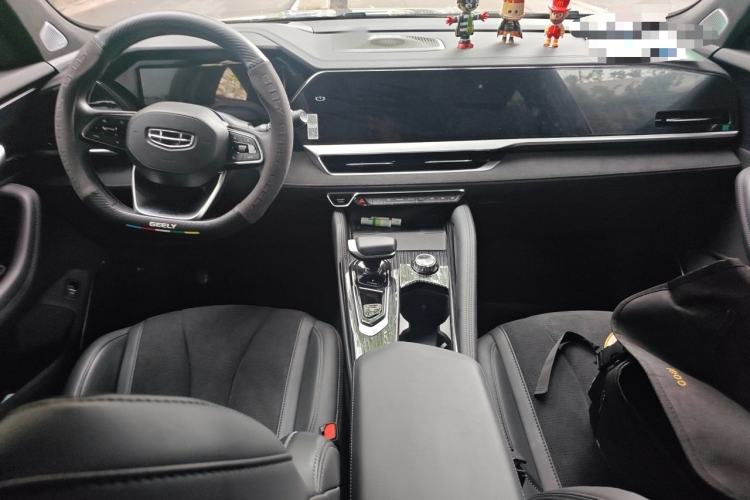 Used Geely Auto Monjaro L 2024 2.0TD High-Power Automatic Two-Wheel Drive Skyline Edition Center Console