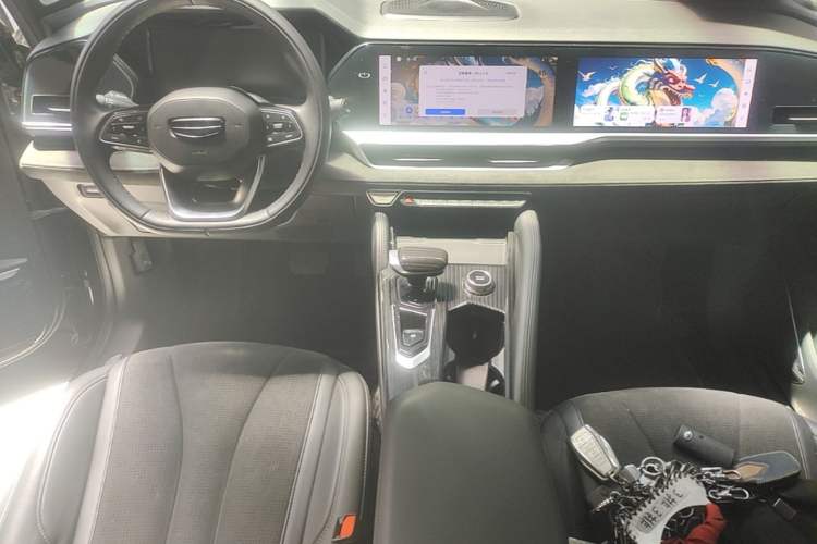 Used Geely Auto Monjaro L 2024 2.0TD High-Power Automatic Two-Wheel Drive Skyline Edition Center Console