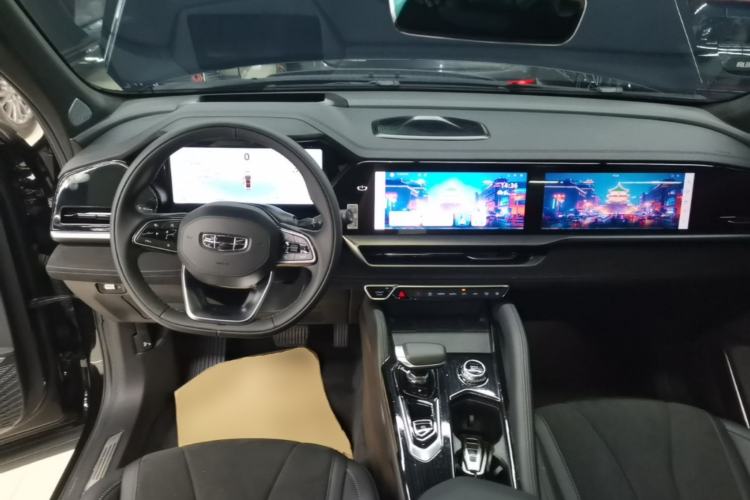 Used Geely Auto Monjaro L 2024 2.0TD High-Power Automatic Two-Wheel Drive Skyline Edition Center Console