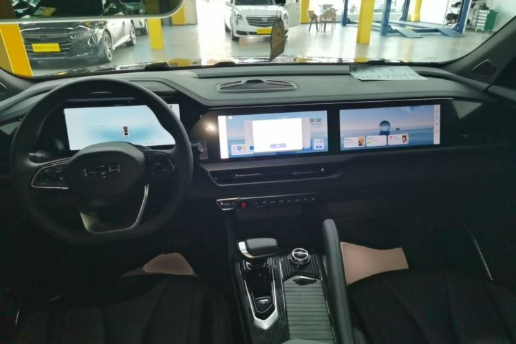 Used Geely Auto Monjaro L 2024 2.0TD DCT EVO Two-Wheel Drive Long-Range Version Center Console