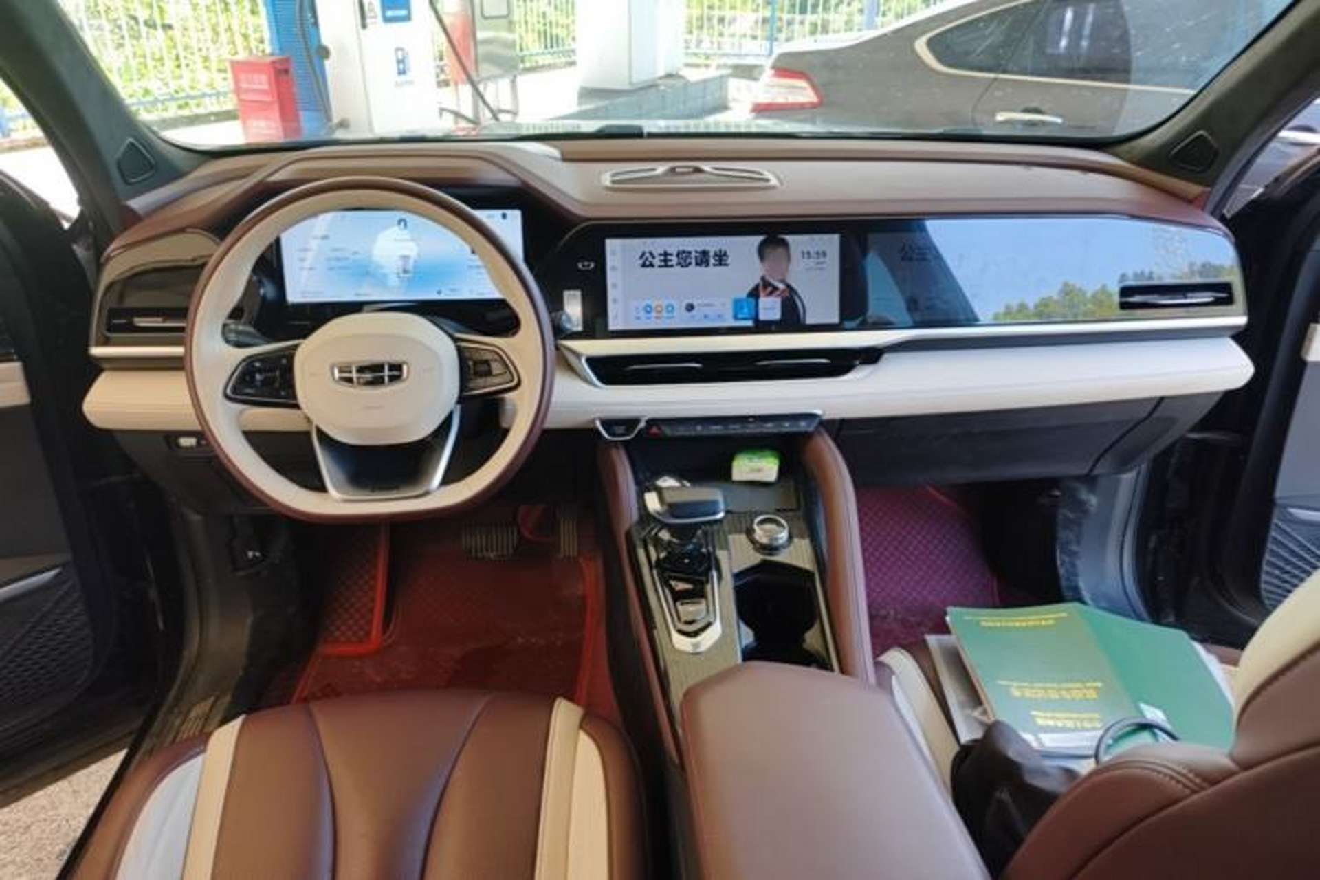 Used Geely Auto Monjaro L 2024 2.0TD High-Power Automatic Two-Wheel Drive Yunqi Version Center Console