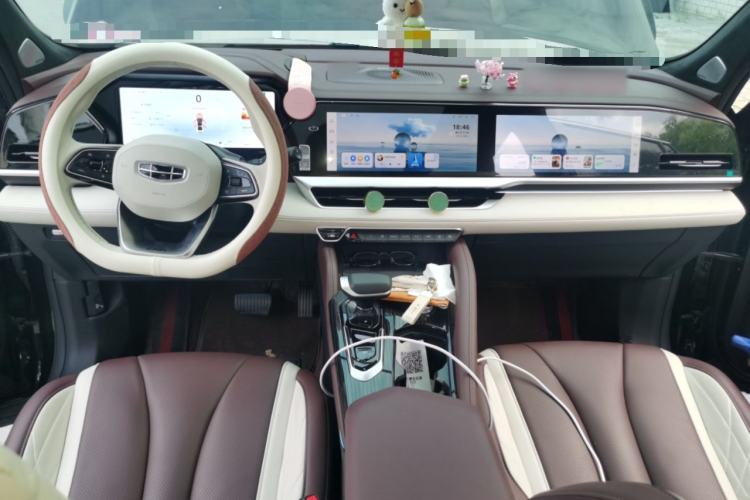 Used Geely Auto Monjaro L 2024 2.0TD High-Power Automatic Two-Wheel Drive Skyline Edition Center Console
