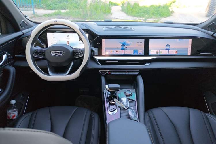 Used Geely Auto Monjaro L 2024 2.0TD DCT EVO Two-Wheel Drive Long-Range Version Center Console