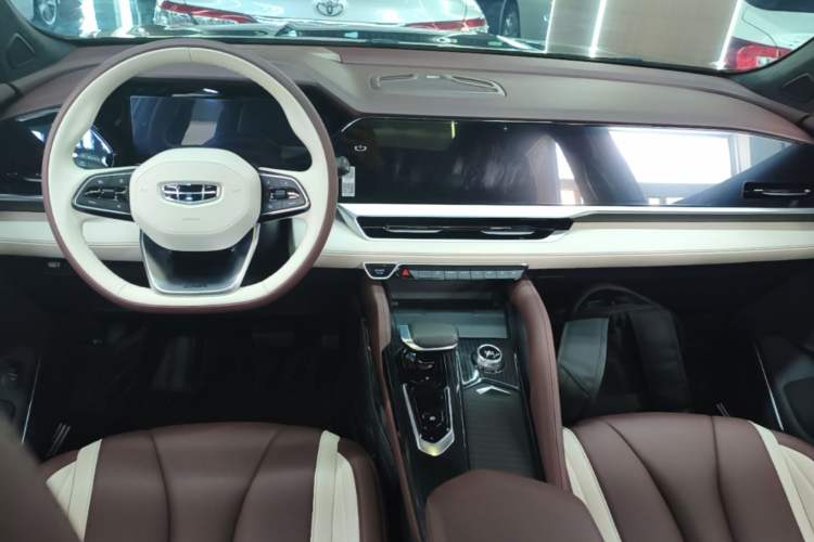 Used Geely Auto Monjaro L 2024 2.0TD High-Power Automatic Two-Wheel Drive Yunqi Version Center Console