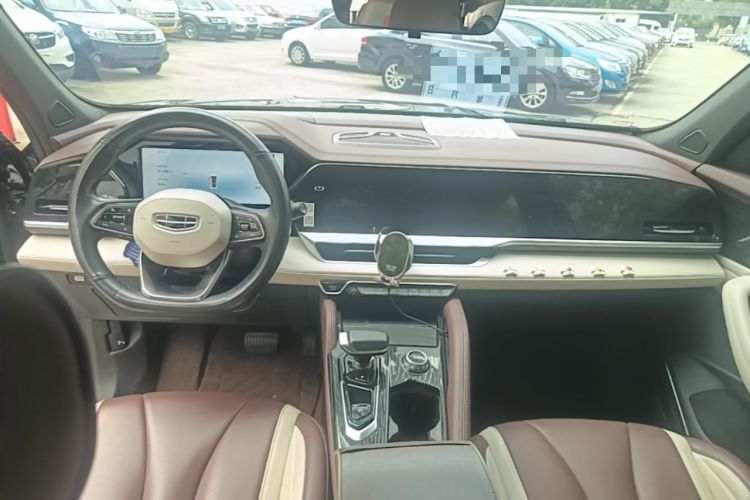 Used Geely Auto Monjaro L 2024 2.0TD High-Power Automatic Two-Wheel Drive Yunqi Version Center Console