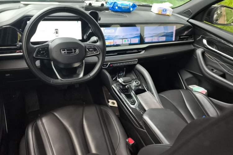 Used Geely Auto Monjaro L 2024 2.0TD DCT EVO Two-Wheel Drive Long-Range Version Center Console