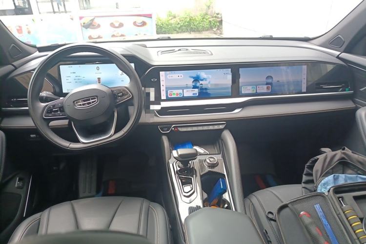 Used Geely Auto Monjaro L 2024 2.0TD DCT EVO Two-Wheel Drive Long-Range Version Center Console