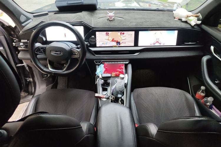 Used Geely Auto Monjaro L 2024 2.0TD High-Power Automatic Two-Wheel Drive Skyline Edition Center Console