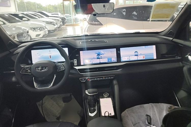 Used Geely Auto Monjaro L 2024 2.0TD DCT EVO Two-Wheel Drive Long-Range Version Center Console