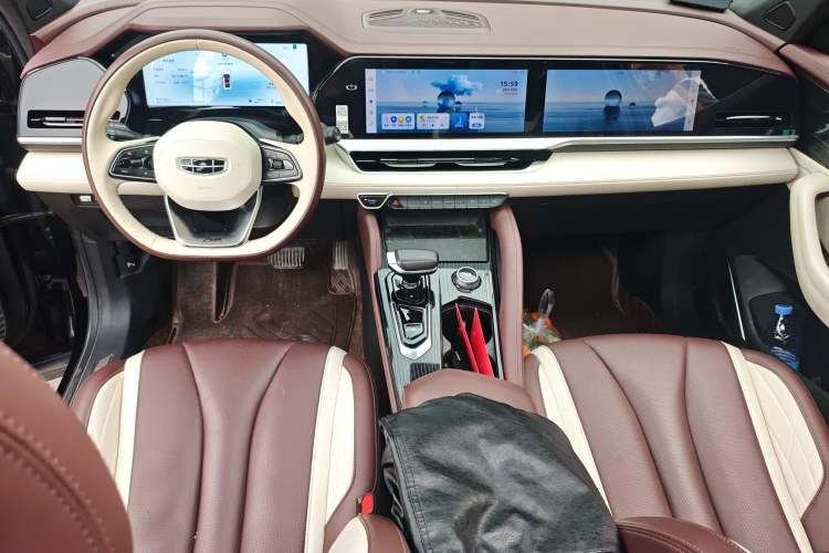 Used Geely Auto Monjaro L 2024 2.0TD High-Power Automatic Two-Wheel Drive Yunqi Version Center Console
