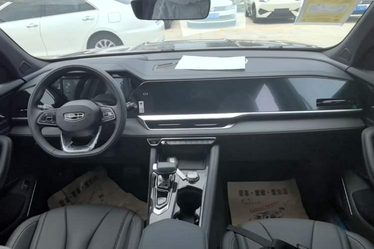 Used Geely Auto Monjaro L 2024 2.0TD DCT EVO Two-Wheel Drive Long-Range Version Center Console