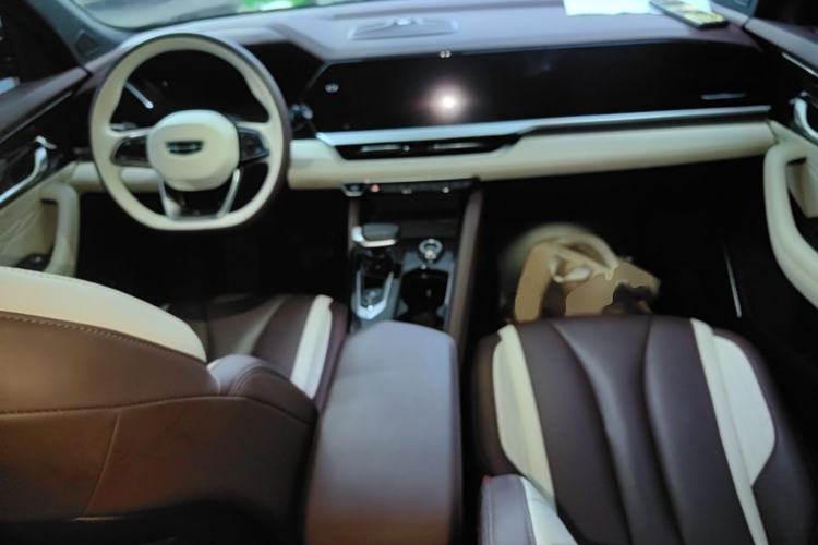 Used Geely Auto Monjaro L 2024 2.0TD High-Power Automatic Two-Wheel Drive Yunqi Version Center Console