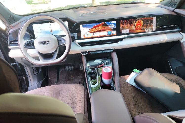Used Geely Auto Monjaro L 2024 2.0TD High-Power Automatic Two-Wheel Drive Yunqi Version Center Console