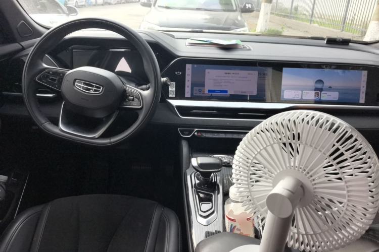 Used Geely Auto Monjaro L 2024 2.0TD High-Power Automatic Two-Wheel Drive Yunqi Version Center Console