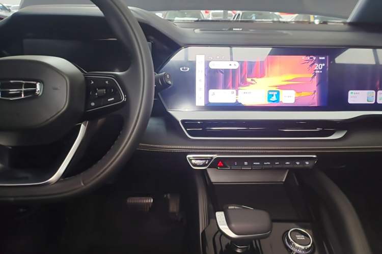 Used Geely Auto Monjaro L 2024 2.0TD DCT EVO Two-Wheel Drive Long-Range Version Center Console