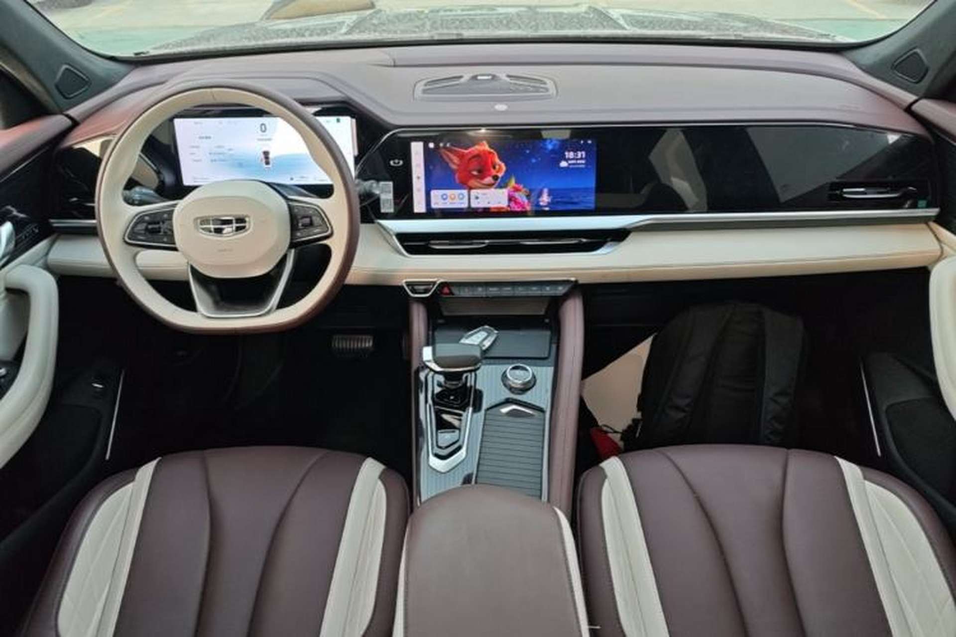 Used Geely Auto Monjaro L 2024 2.0TD High-Power Automatic Two-Wheel Drive Yunqi Version Center Console