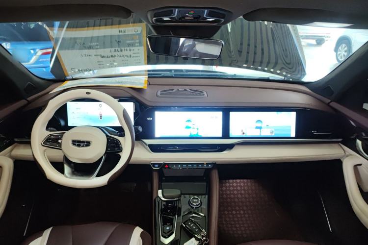 Used Geely Auto Monjaro L 2024 2.0TD High-Power Automatic Two-Wheel Drive Yunqi Version Center Console