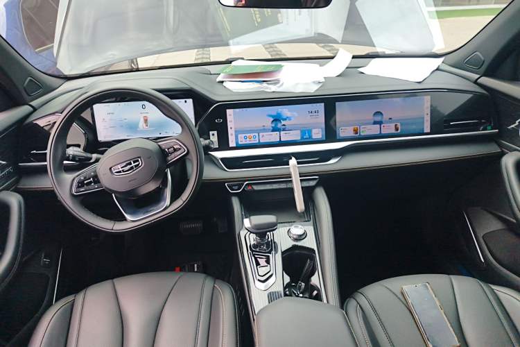 Used Geely Auto Monjaro L 2024 2.0TD DCT EVO Two-Wheel Drive Long-Range Version Center Console