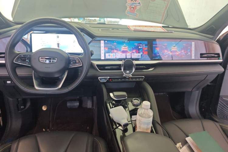 Used Geely Auto Monjaro L 2024 2.0TD DCT EVO Two-Wheel Drive Long-Range Version Center Console