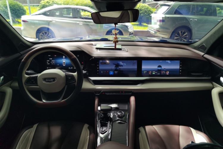 Used Geely Auto Monjaro L 2024 2.0TD High-Power Automatic Two-Wheel Drive Yunqi Version Center Console