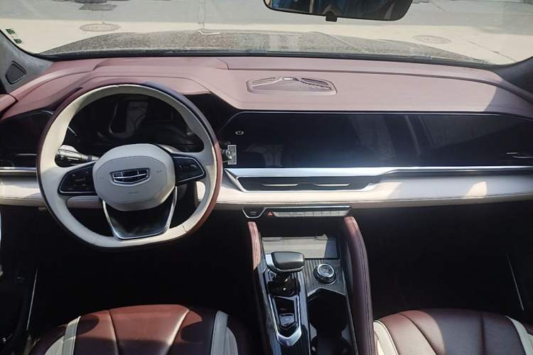 Used Geely Auto Monjaro L 2024 2.0TD High-Power Automatic Two-Wheel Drive Yunqi Version Center Console