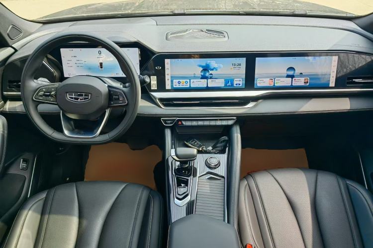 Used Geely Auto Monjaro L 2024 2.0TD DCT EVO Two-Wheel Drive Long-Range Version Center Console