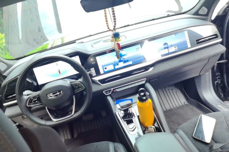 Used Geely Auto Monjaro L 2024 2.0TD High-Power Automatic Two-Wheel Drive Skyline Edition Center Console