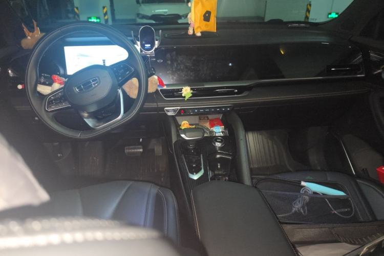 Used Geely Auto Monjaro L 2024 2.0TD DCT EVO Two-Wheel Drive Long-Range Version Center Console