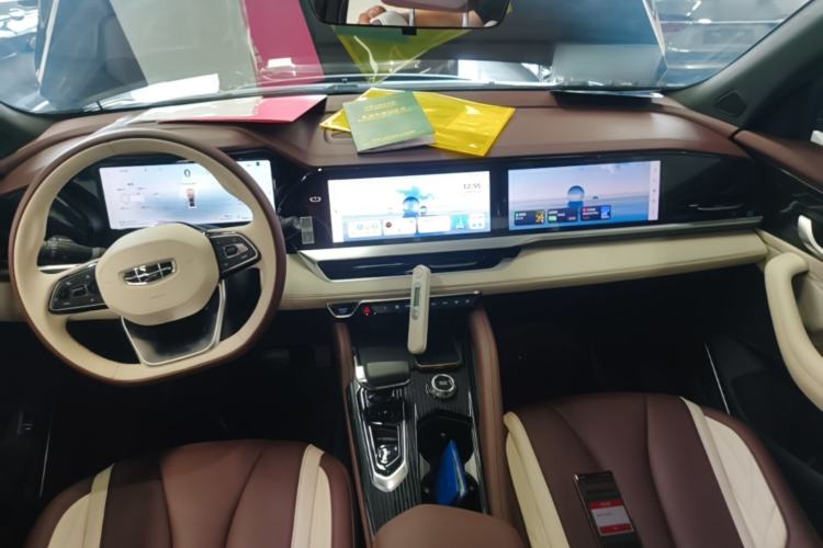 Used Geely Auto Monjaro L 2024 2.0TD High-Power Automatic Two-Wheel Drive Yunqi Version Center Console