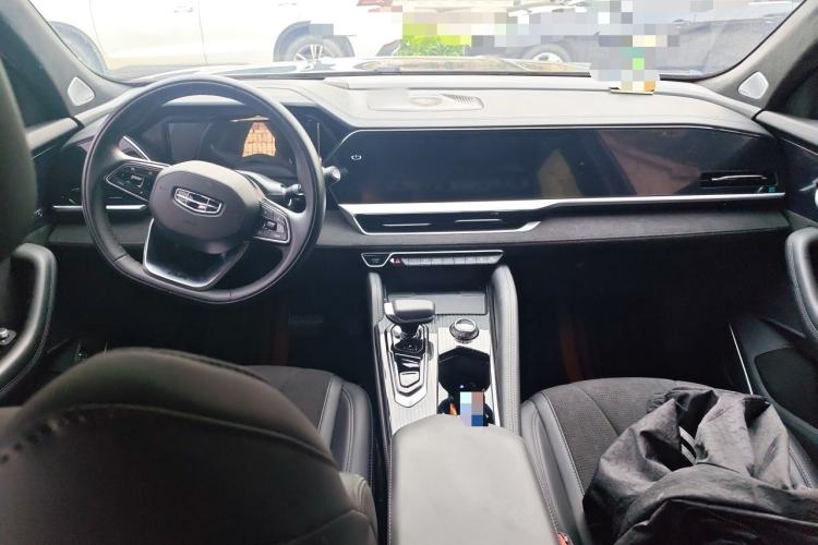 Used Geely Auto Monjaro L 2024 2.0TD High-Power Automatic Two-Wheel Drive Skyline Edition Center Console