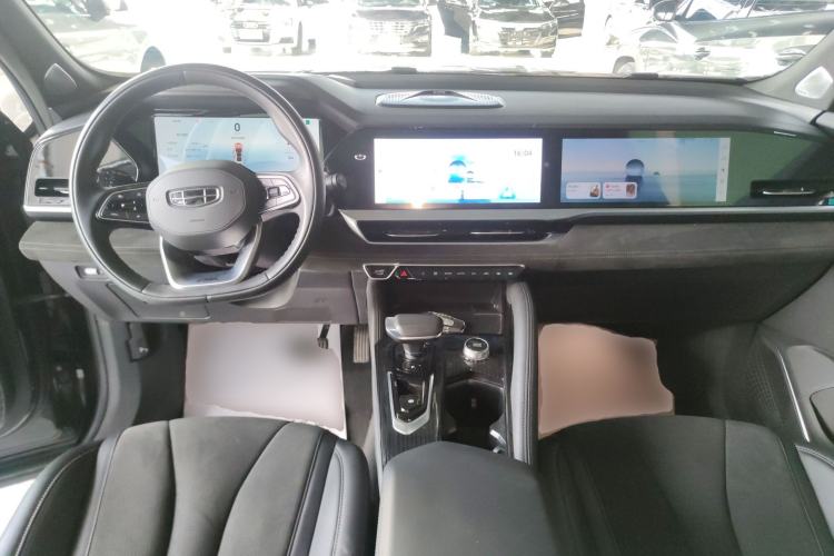Used Geely Auto Monjaro L 2024 2.0TD High-Power Automatic Two-Wheel Drive Skyline Edition Center Console