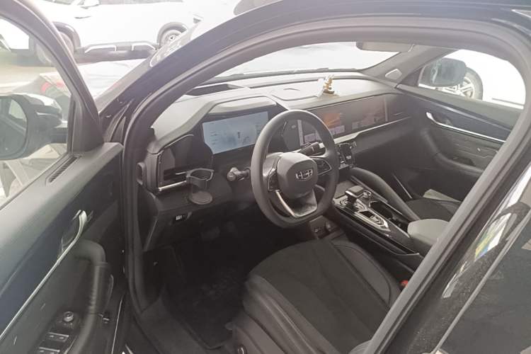 Used Geely Auto Monjaro L 2024 2.0TD High-Power Automatic Two-Wheel Drive Skyline Edition Driver Seat