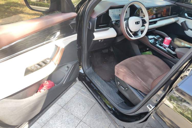 Used Geely Auto Monjaro L 2024 2.0TD High-Power Automatic Two-Wheel Drive Yunqi Version Driver Seat