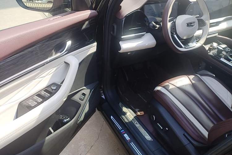 Used Geely Auto Monjaro L 2024 2.0TD High-Power Automatic Two-Wheel Drive Yunqi Version Driver Seat