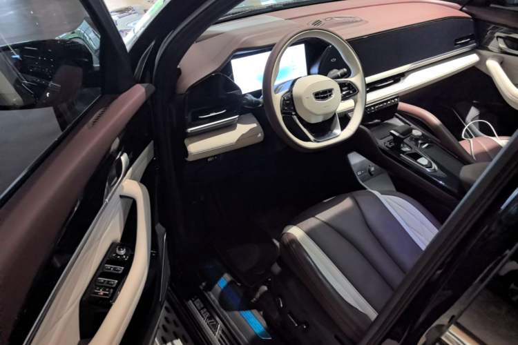 Used Geely Auto Monjaro L 2024 2.0TD High-Power Automatic Two-Wheel Drive Yunqi Version Driver Seat