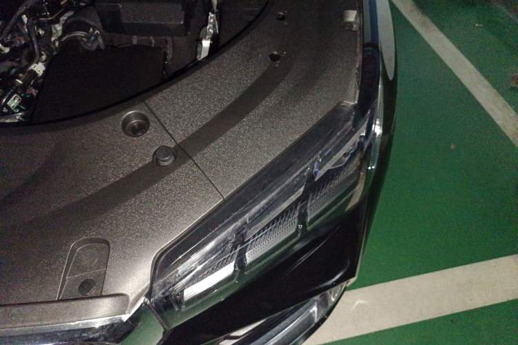 Used Geely Auto Monjaro L 2024 2.0TD High-Power Automatic Two-Wheel Drive Skyline Edition Engine Bay Left