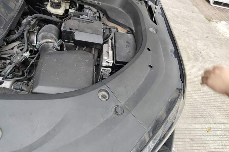 Used Geely Auto Monjaro L 2024 2.0TD High-Power Automatic Two-Wheel Drive Skyline Edition Engine Bay Left