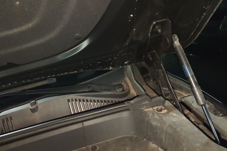 Used Geely Auto Monjaro L 2024 2.0TD DCT EVO Two-Wheel Drive Long-Range Version Engine Bay Left