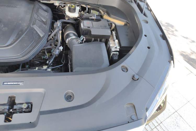 Used Geely Auto Monjaro L 2024 2.0TD High-Power Automatic Two-Wheel Drive Yunqi Version Engine Bay Left