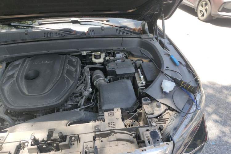 Used Geely Auto Monjaro L 2024 2.0TD High-Power Automatic Two-Wheel Drive Skyline Edition Engine Bay Left