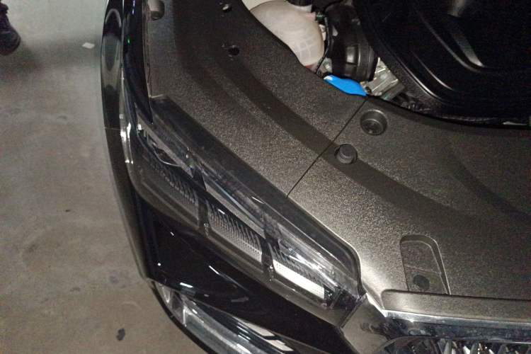 Used Geely Auto Monjaro L 2024 2.0TD High-Power Automatic Two-Wheel Drive Skyline Edition Engine Bay Right