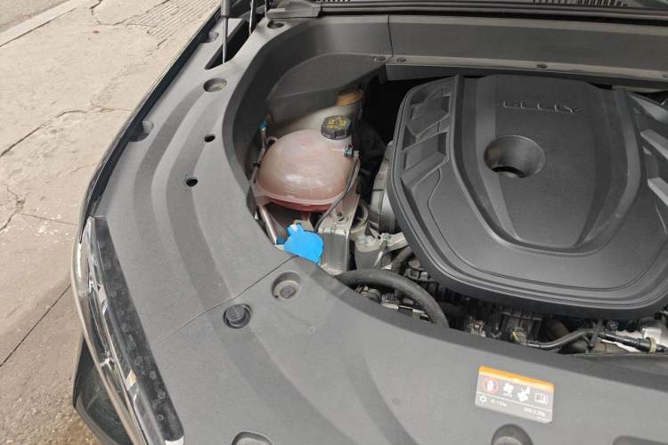 Used Geely Auto Monjaro L 2024 2.0TD High-Power Automatic Two-Wheel Drive Skyline Edition Engine Bay Right