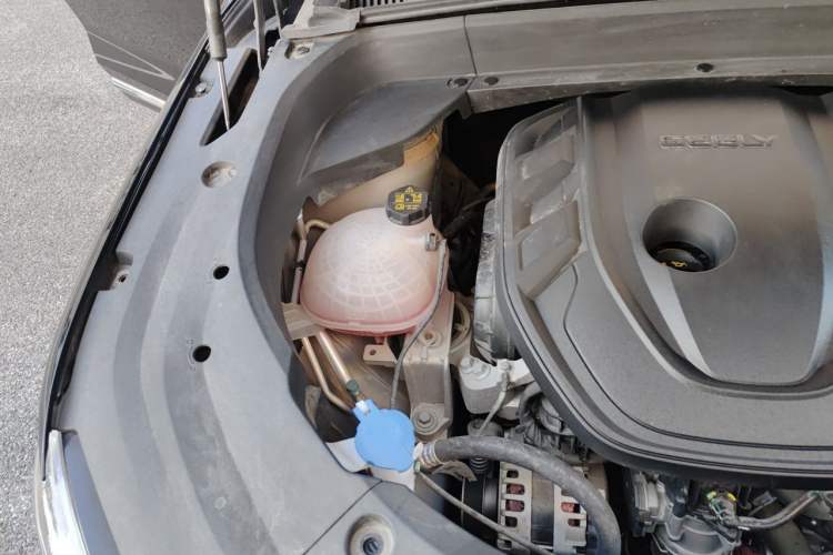 Used Geely Auto Monjaro L 2024 2.0TD High-Power Automatic Two-Wheel Drive Yunqi Version Engine Bay Right