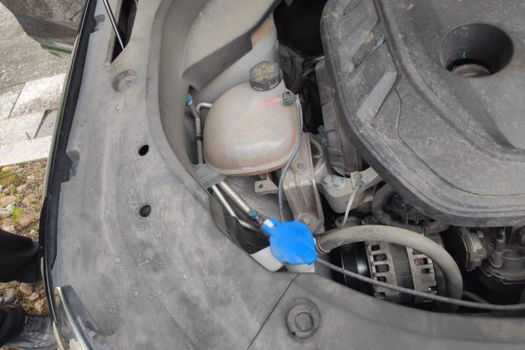 Used Geely Auto Monjaro L 2024 2.0TD High-Power Automatic Two-Wheel Drive Yunqi Version Engine Bay Right