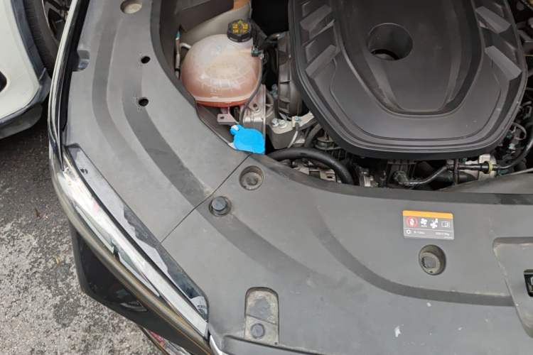 Used Geely Auto Monjaro L 2024 2.0TD High-Power Automatic Two-Wheel Drive Yunqi Version Engine Bay Right