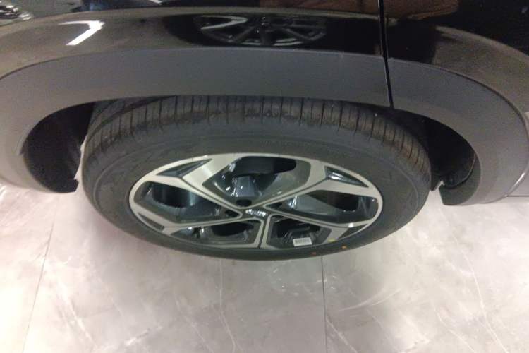 Used Geely Auto Monjaro L 2024 2.0TD DCT EVO Two-Wheel Drive Long-Range Version Exterior 5