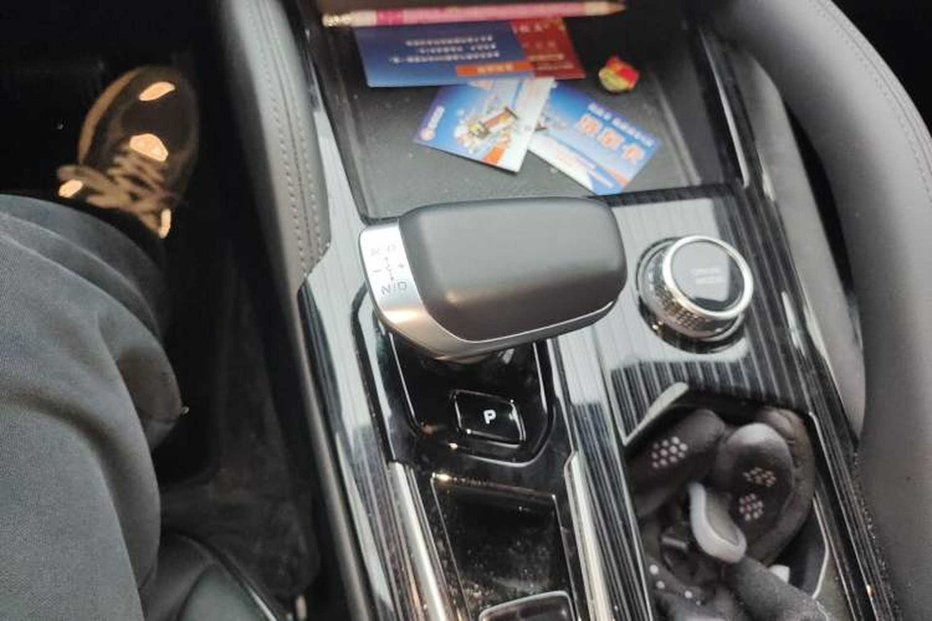 Used Geely Auto Monjaro L 2024 2.0TD DCT EVO Two-Wheel Drive Long-Range Version Gear Lever