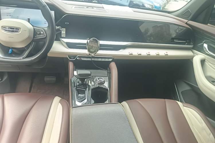 Used Geely Auto Monjaro L 2024 2.0TD High-Power Automatic Two-Wheel Drive Yunqi Version Gear Lever