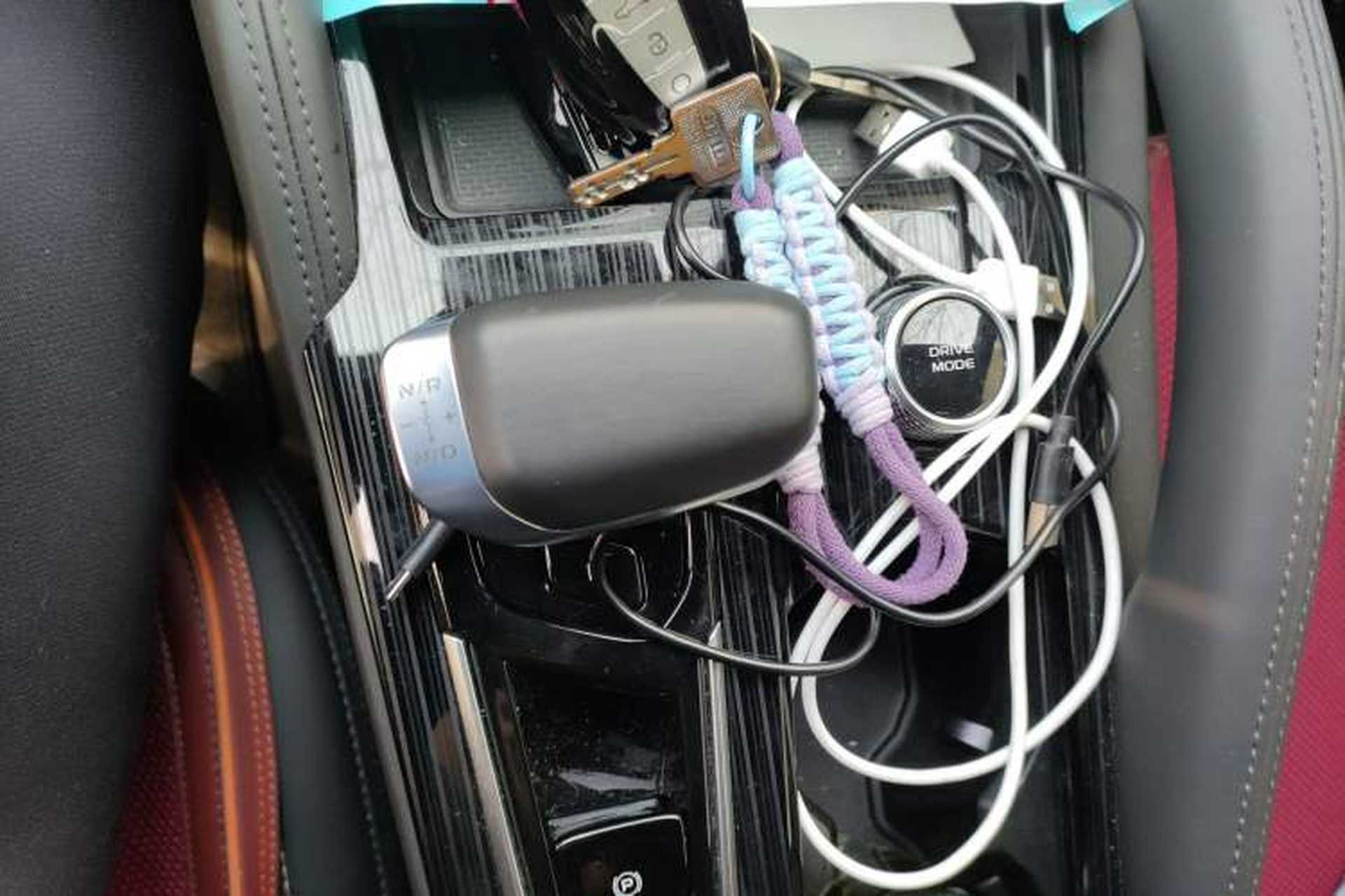 Used Geely Auto Monjaro L 2024 2.0TD DCT EVO Two-Wheel Drive Long-Range Version Gear Lever