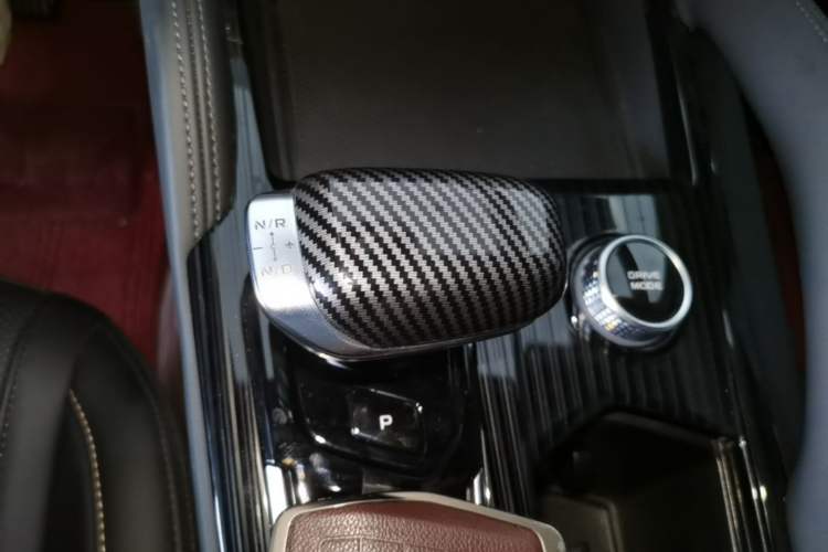 Used Geely Auto Monjaro L 2024 2.0TD DCT EVO Two-Wheel Drive Long-Range Version Gear Lever